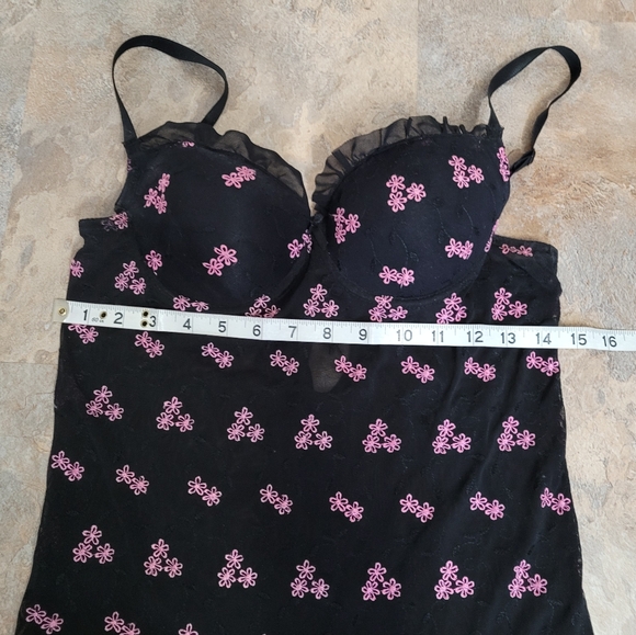 Lacy Lingerie EUC with adjustable straps. - Picture 2 of 5